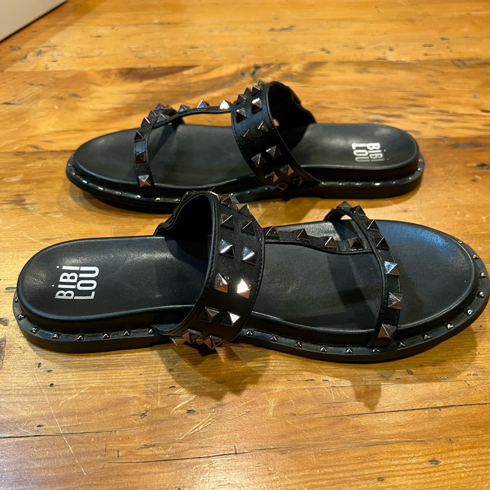 Bibi Lou flat studded sandals size 40